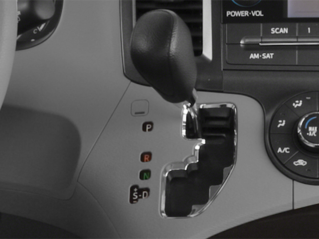 2014 Toyota Sienna LE 7 Passenger