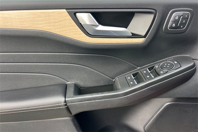 2022 Ford Escape Plug-In Hybrid Titanium