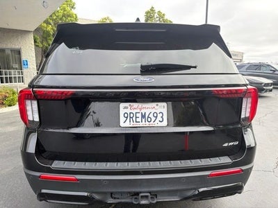 2025 Ford Explorer ST-Line
