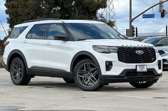 2026 Ford Explorer ST 4WD's photo