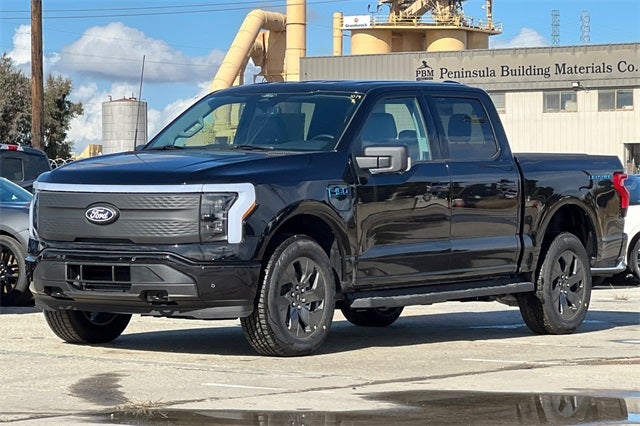 2025 Ford F-150 Lightning Flash
