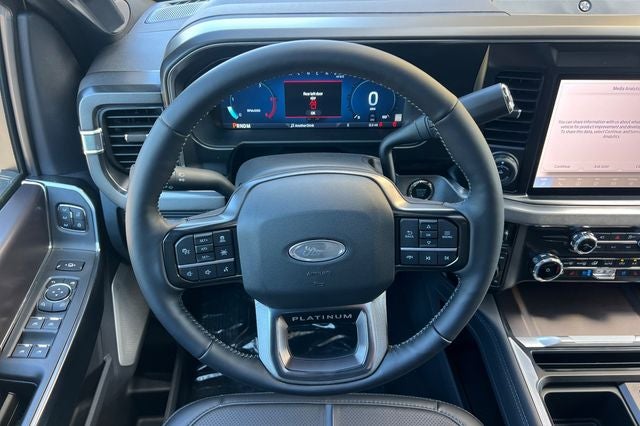 2026 Ford Super Duty F-350 SRW Pickup Platinum