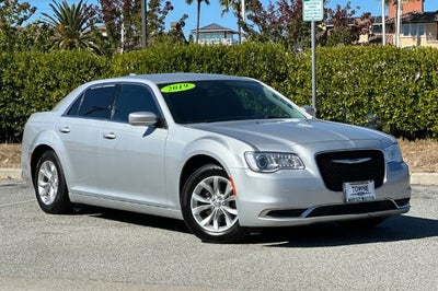 2019 Chrysler 300 Touring