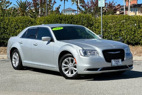 2019 Chrysler 300 Touring