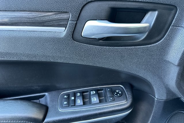 2019 Chrysler 300 Touring