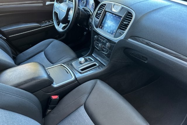 2019 Chrysler 300 Touring