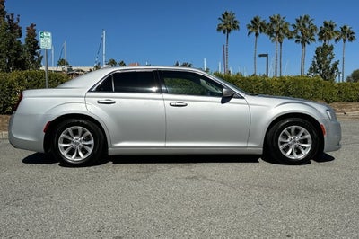 2019 Chrysler 300 Touring