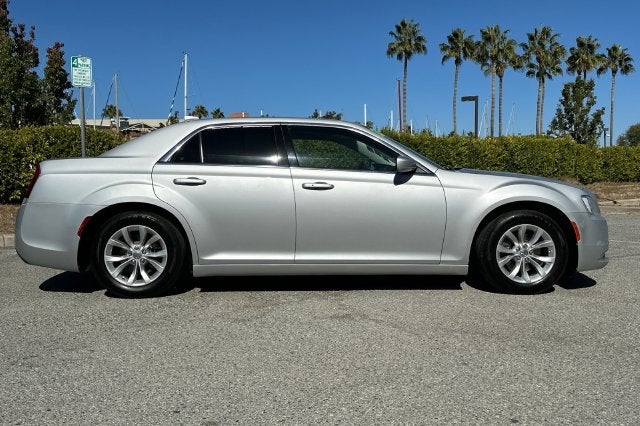 2019 Chrysler 300 Touring