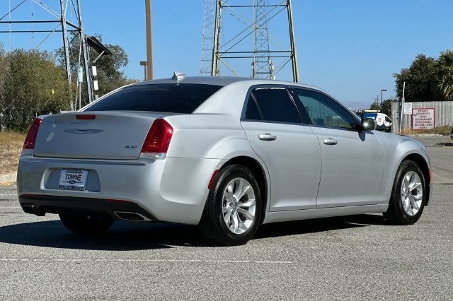 2019 Chrysler 300 Touring
