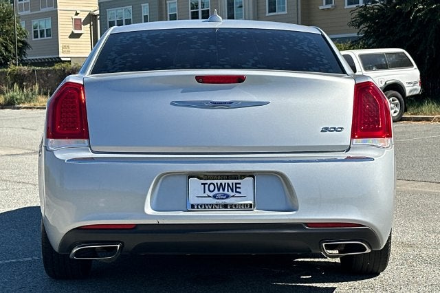 2019 Chrysler 300 Touring