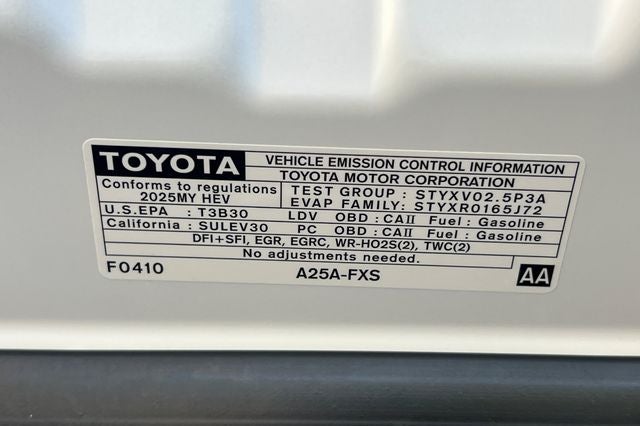 2025 Toyota Camry SE