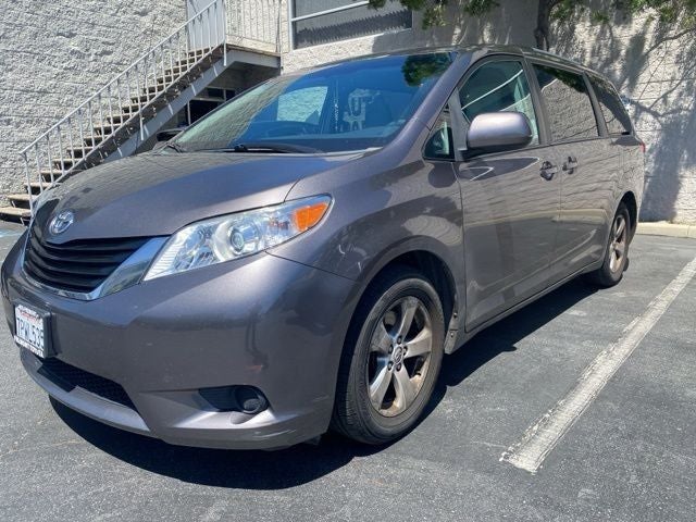 2014 Toyota Sienna LE 7 Passenger