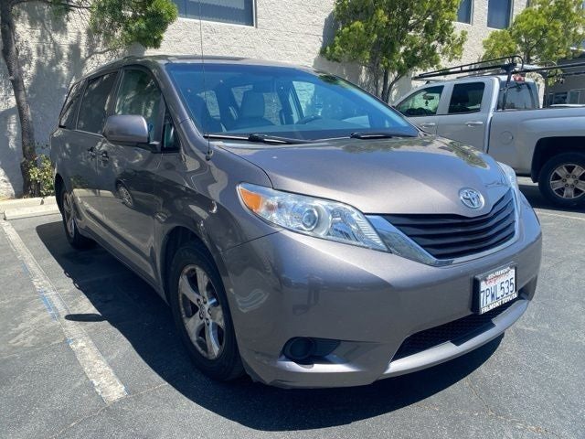 2014 Toyota Sienna LE 7 Passenger