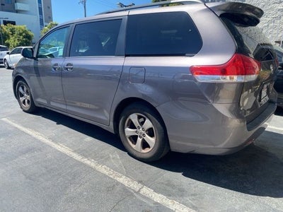 2014 Toyota Sienna LE 7 Passenger