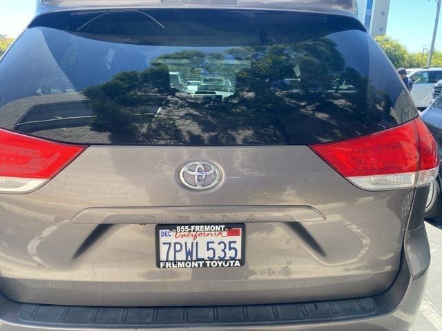 2014 Toyota Sienna LE 7 Passenger