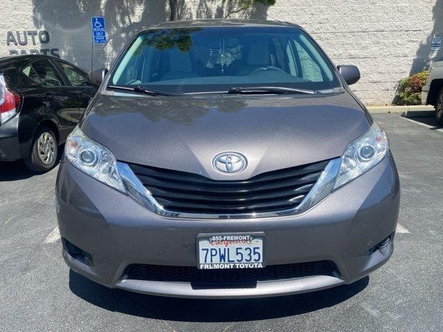 2014 Toyota Sienna LE 7 Passenger