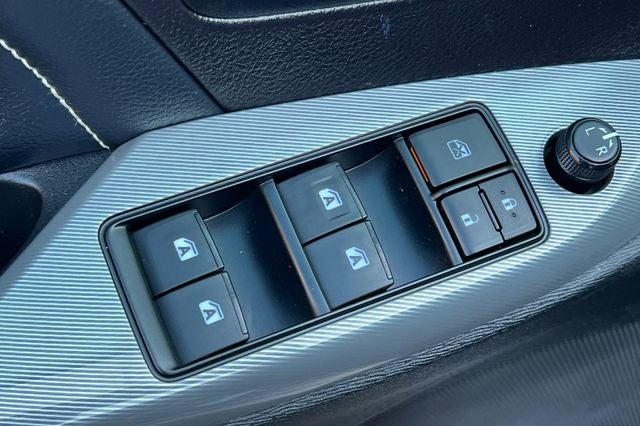 2016 Toyota Sienna SE 8 Passenger