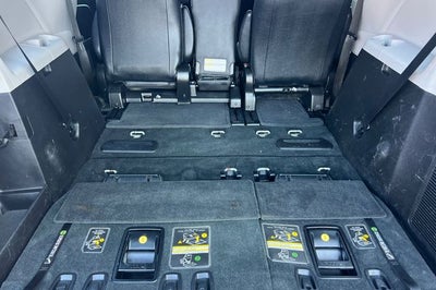 2016 Toyota Sienna SE 8 Passenger