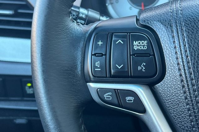 2016 Toyota Sienna SE 8 Passenger