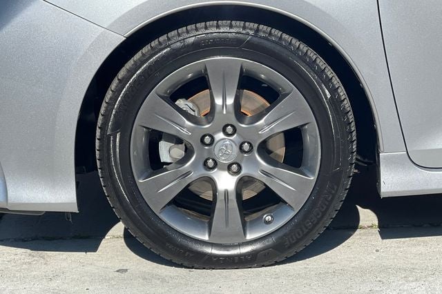 2016 Toyota Sienna SE 8 Passenger