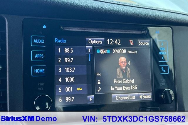 2016 Toyota Sienna SE 8 Passenger