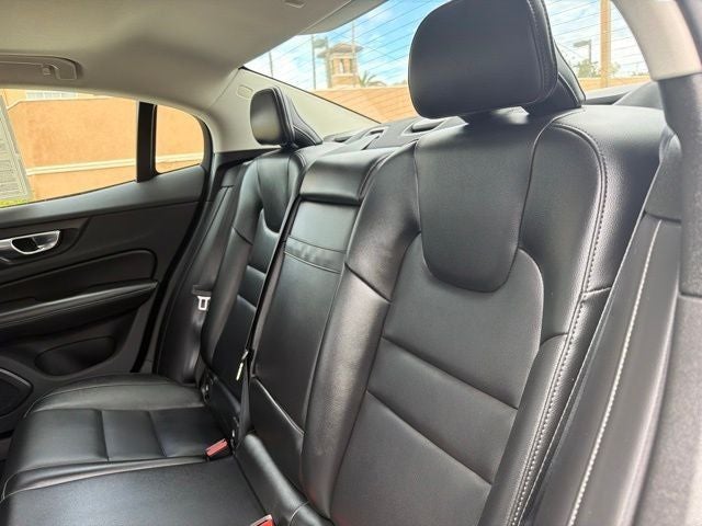 2021 Volvo S60 T5 Momentum