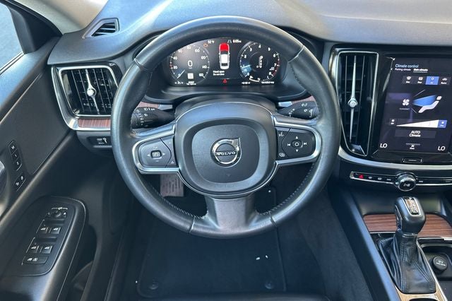 2021 Volvo S60 T5 Momentum