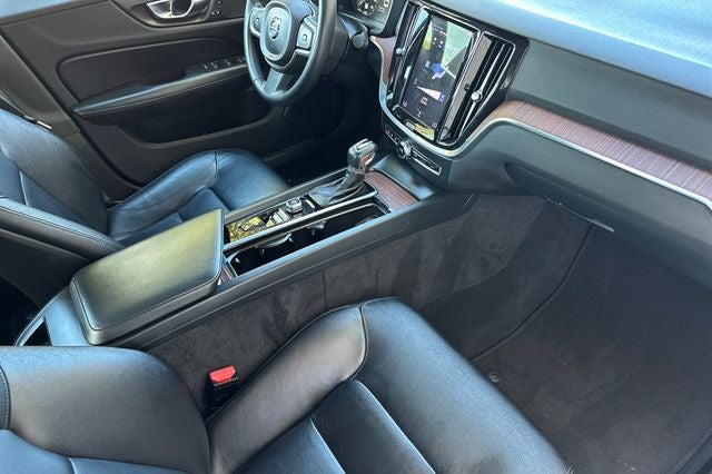 2021 Volvo S60 T5 Momentum