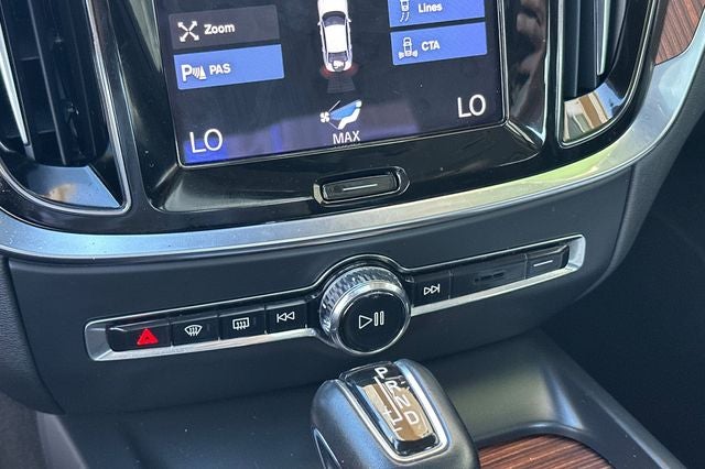 2021 Volvo S60 T5 Momentum