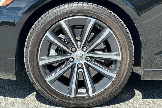 2021 Volvo S60 T5 Momentum