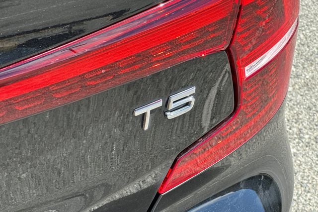 2021 Volvo S60 T5 Momentum