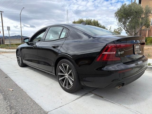2021 Volvo S60 T5 Momentum