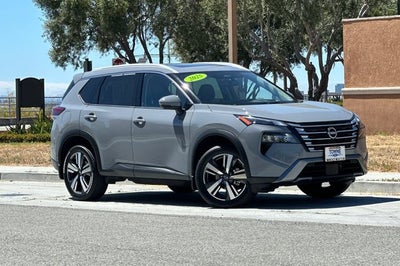 2025 Nissan Rogue SL