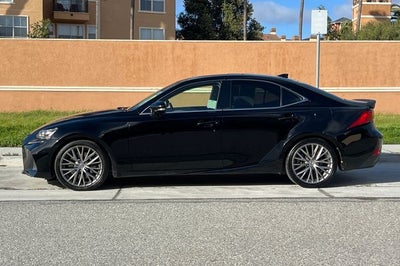 2017 Lexus IS Turbo 200t