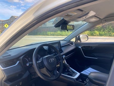 2020 Toyota RAV4 LE