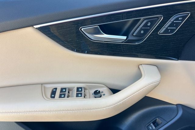 2023 Audi Q8 55 Premium Plus quattro