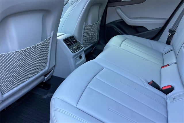 2023 Audi A4 45 S line Premium Plus quattro