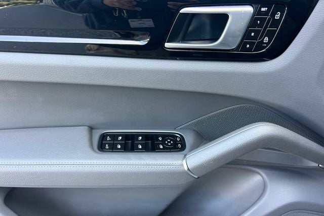 2021 Porsche Cayenne Base