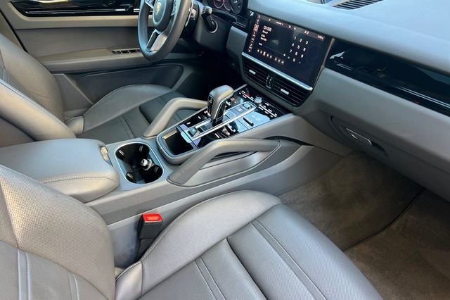 2021 Porsche Cayenne Base