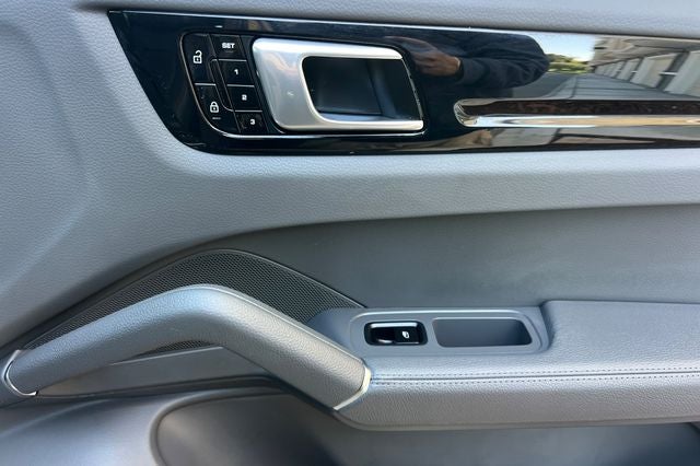 2021 Porsche Cayenne Base