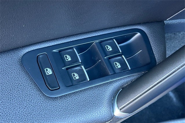 2019 Volkswagen Golf R DCC & Navigation 4Motion