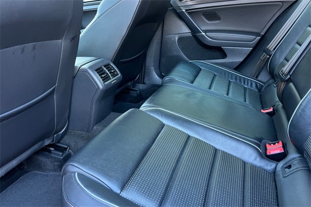 2019 Volkswagen Golf R DCC & Navigation 4Motion