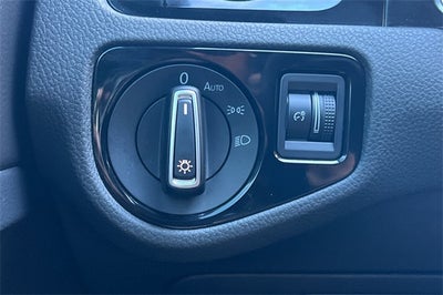 2019 Volkswagen Golf R DCC & Navigation 4Motion