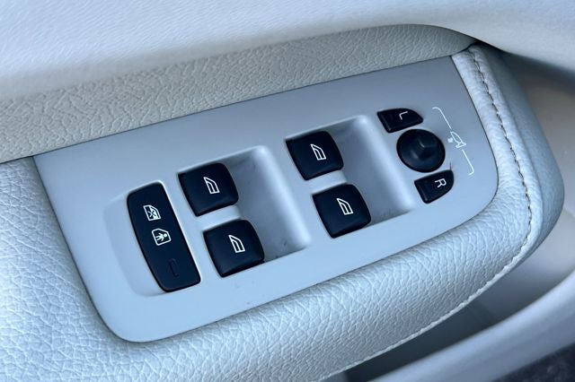 2018 Volvo XC60 T6 Momentum