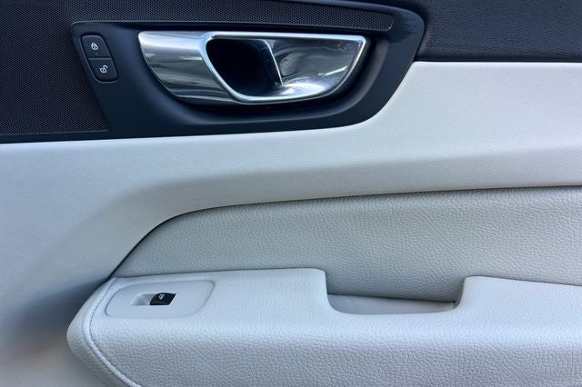 2018 Volvo XC60 T6 Momentum