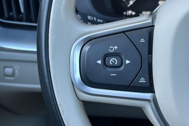 2018 Volvo XC60 T6 Momentum