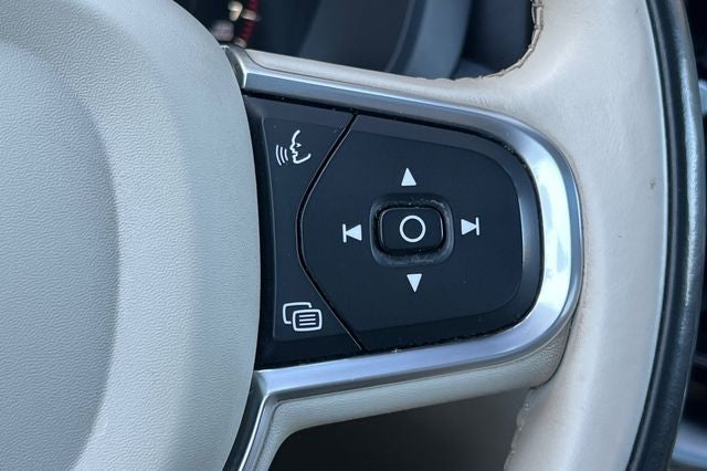 2018 Volvo XC60 T6 Momentum