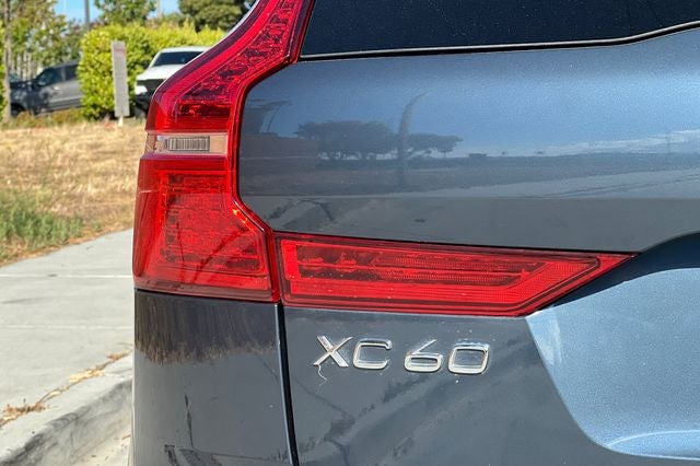 2023 Volvo XC60 B5 Plus Bright Theme