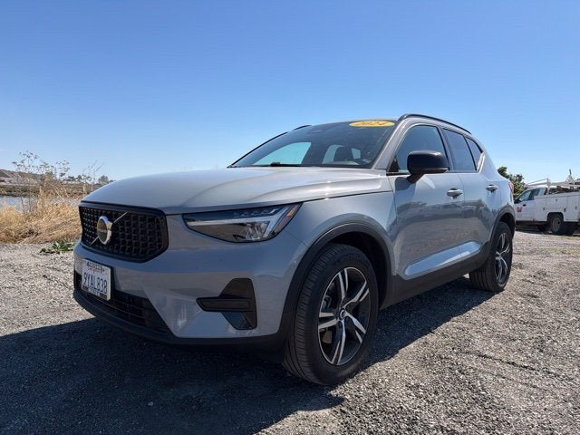 2024 Volvo XC40 B5 Core
