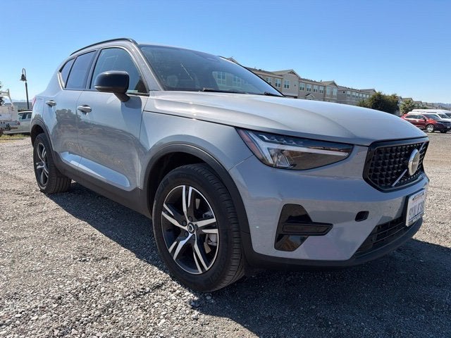 2024 Volvo XC40 B5 Core